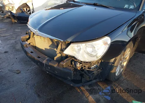 2010 Chrysler Sebring Limited z USA, uszkodzony, nr VIN 1C3CC5FB3AN135444